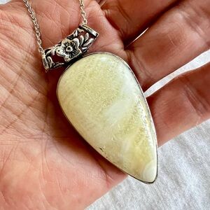 925 Blonde Laguna Lace Calcite Pendant Necklace